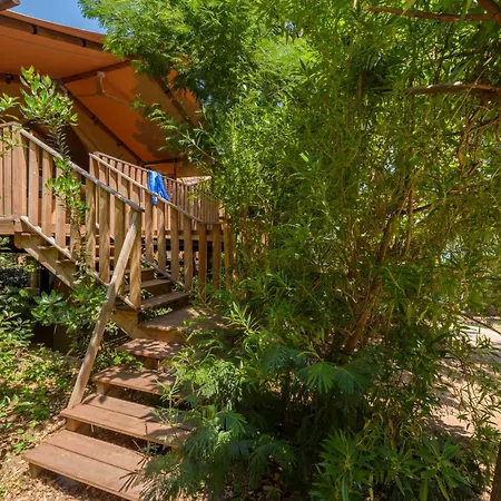 Κάμπινγκ U Pirellu 4*