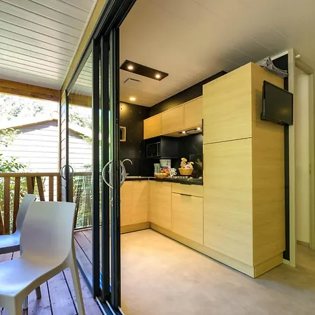 U Pirellu Κάμπινγκ 4*