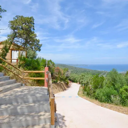 U Pirellu Κάμπινγκ 4*