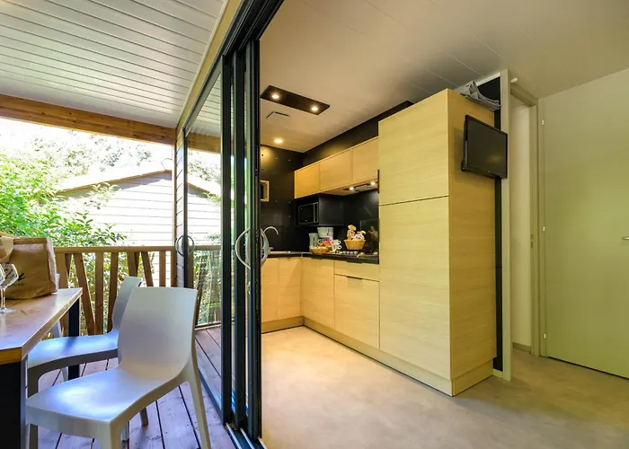 U Pirellu אתר קמפינג 4*