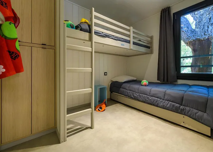 U Pirellu אתר קמפינג 4*