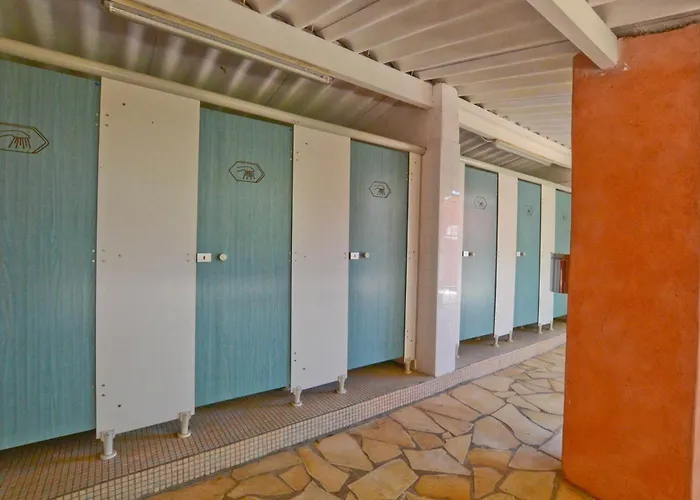 U Pirellu אתר קמפינג 4*